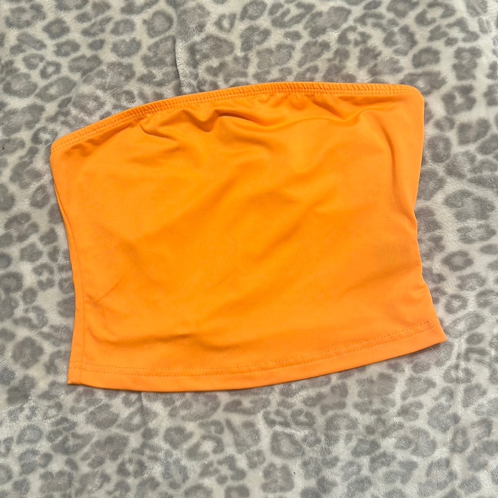 Bright orange tube top!🍊 PERFECT for the summer ! Size XS